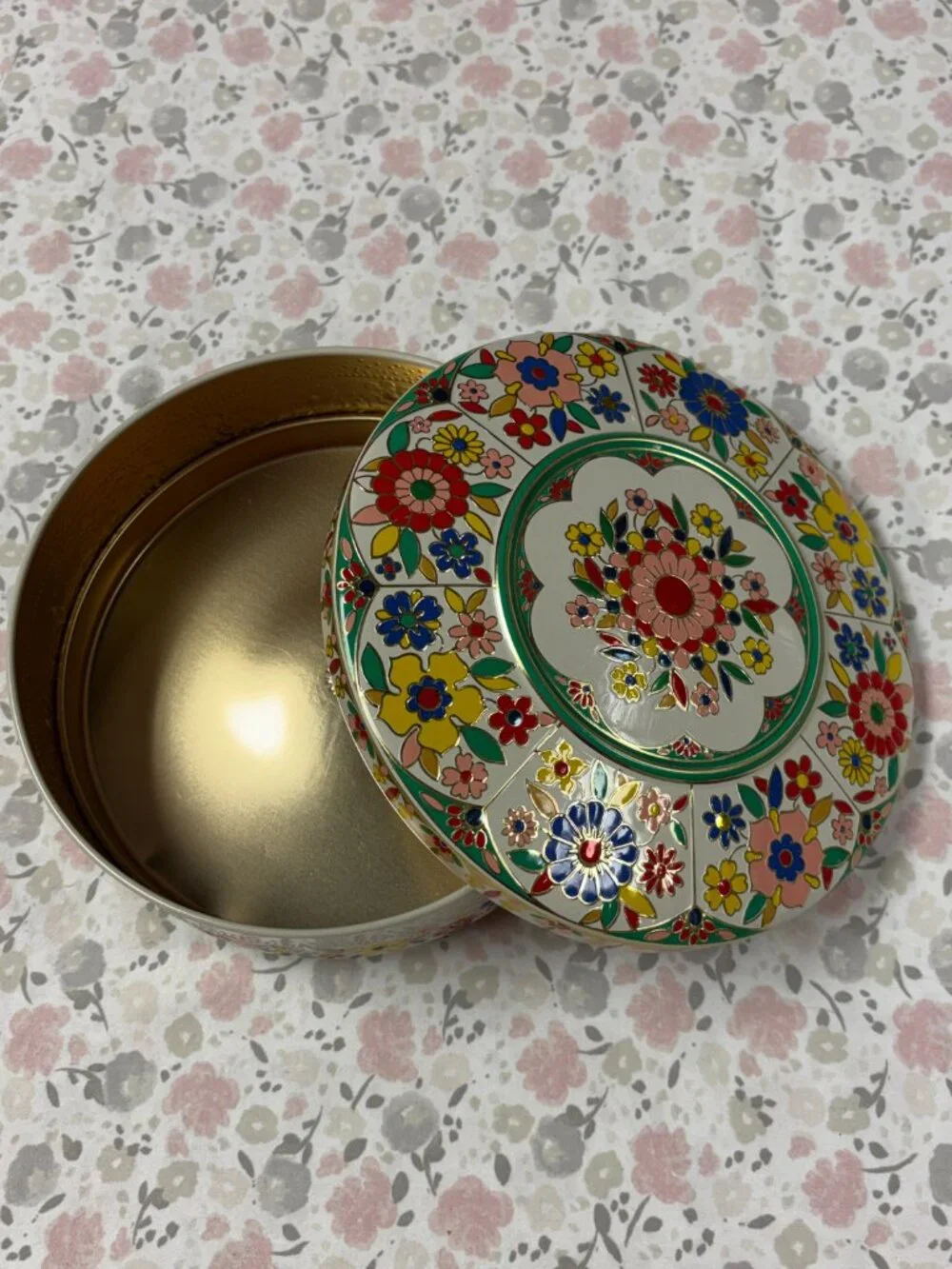 Vintage Decorative Tin - Made in Holland